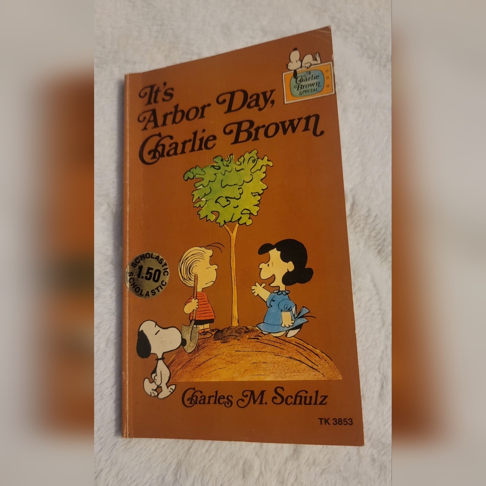 It's Arbor Day Charlie Brown Book 1977